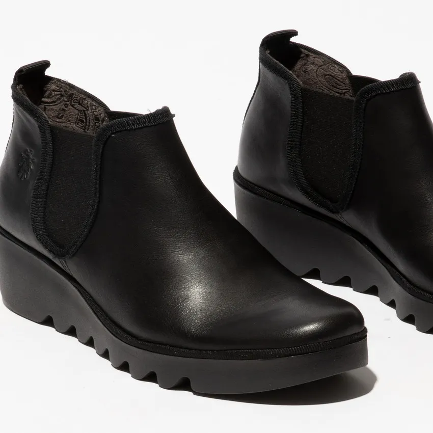 BYNE349FLY Arkansas Black - Fly London